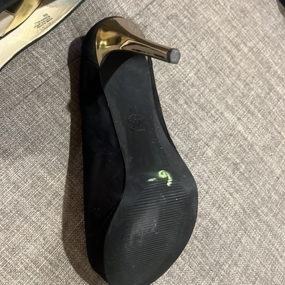 Michael Kors Suave Heels - Picture 4 of 10